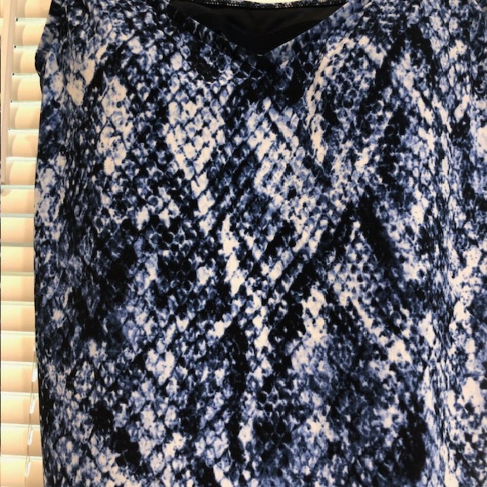 Women’s Black and Blue Tankini Swim Top Size M Pre-Owned. - Picture 5 of 14